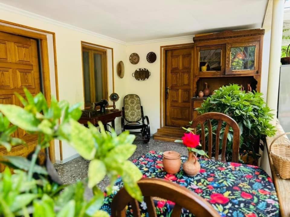 Home Inn-Guesthouse Лаґодехі Екстер'єр фото