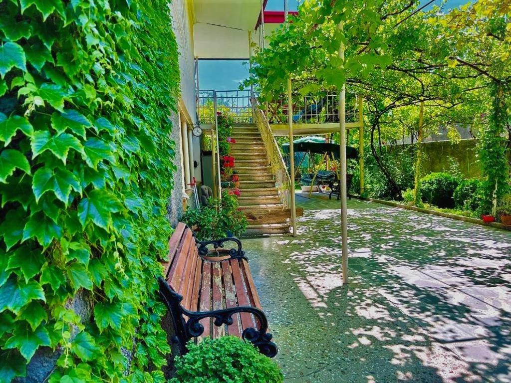 Home Inn-Guesthouse Лаґодехі Екстер'єр фото